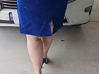 Istri selingkuh dengan pantat besar membayar perbaikan mobil dengan blowjob