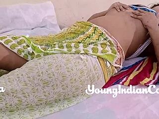 В домашнем видео бойфренд жестко трахает беременную индийскую девушку Сараику