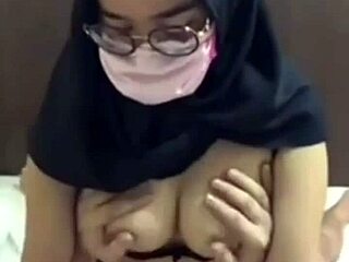 A legújabb HD videó arab, ázsiai és indonéz nőkkel hijabban