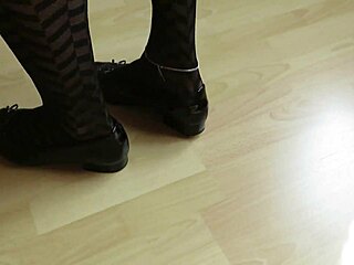 Isabelle-Sandrine showcases her fetish for Gabor pumps and opaque pantyhose in a German foot play video.