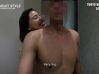 Star Blasian JAV sous une douche torride avec son copain chinois